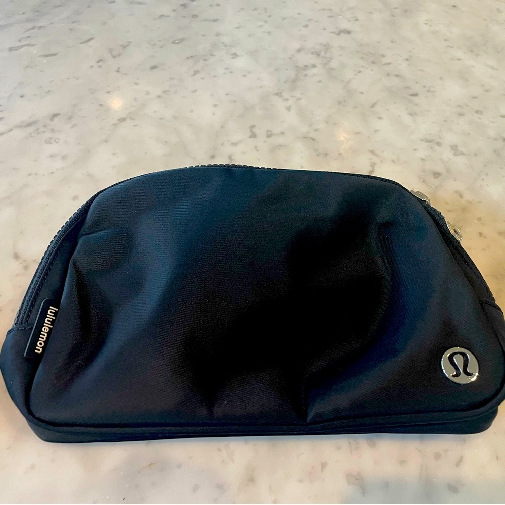 Lululemon Everywhere Belt Bag Large